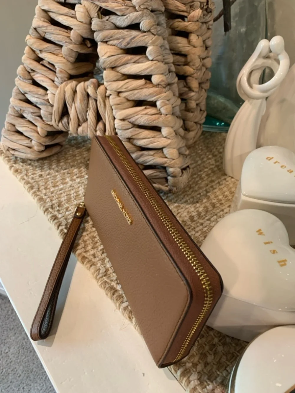 NWT Michael Kors Tan Pebbled Leather Zip Wristlet Wallet - Picture 5 of 11